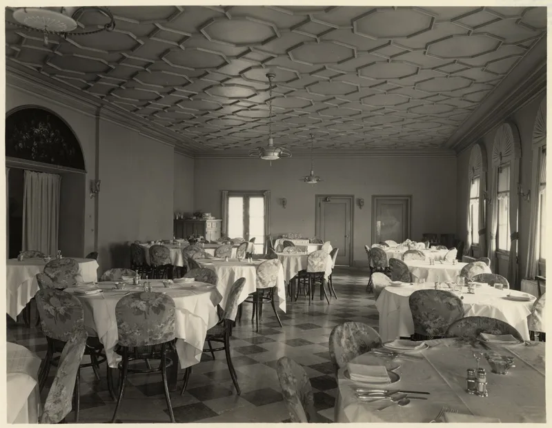 HOLLYWOOD COUNTRY CLUB DINING ROOM, VINTAGE STUDIO CITY COUNTRY CLUB